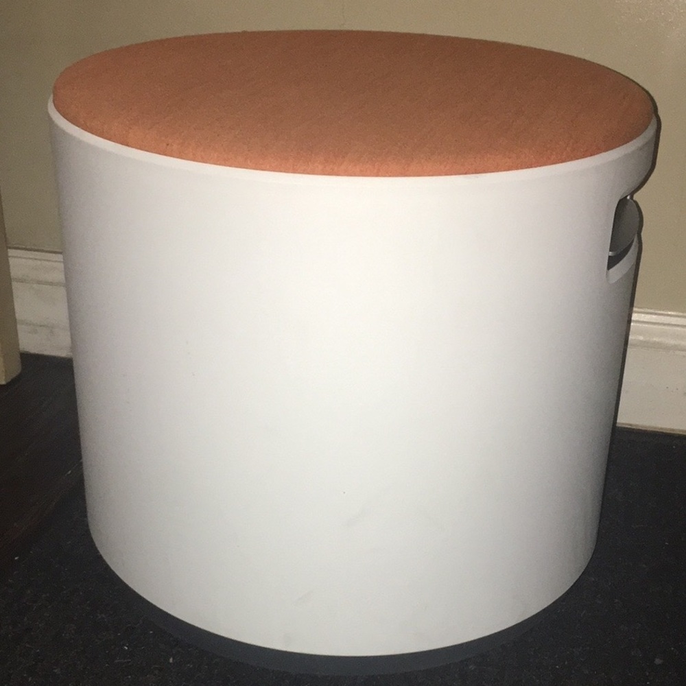 Buoy Stool by Steelcase